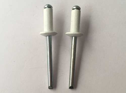 白色烤漆鉚釘